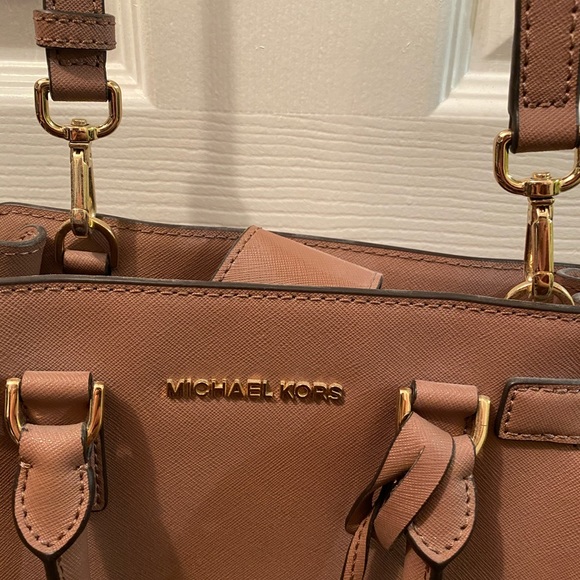 Michael Kors purse - Picture 2 of 3